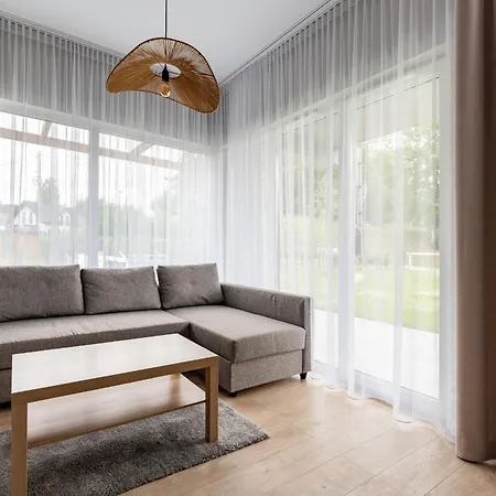 28d Lakeside Retreat By Bookinghost *